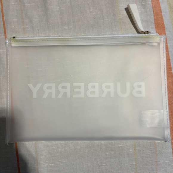 NEW Burberry clear makeup pouch zip bag with Burberry zipper - Picture 4 of 4